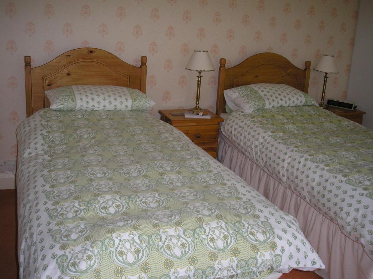 Chart House Bed And Breakfast Доркинг Экстерьер фото